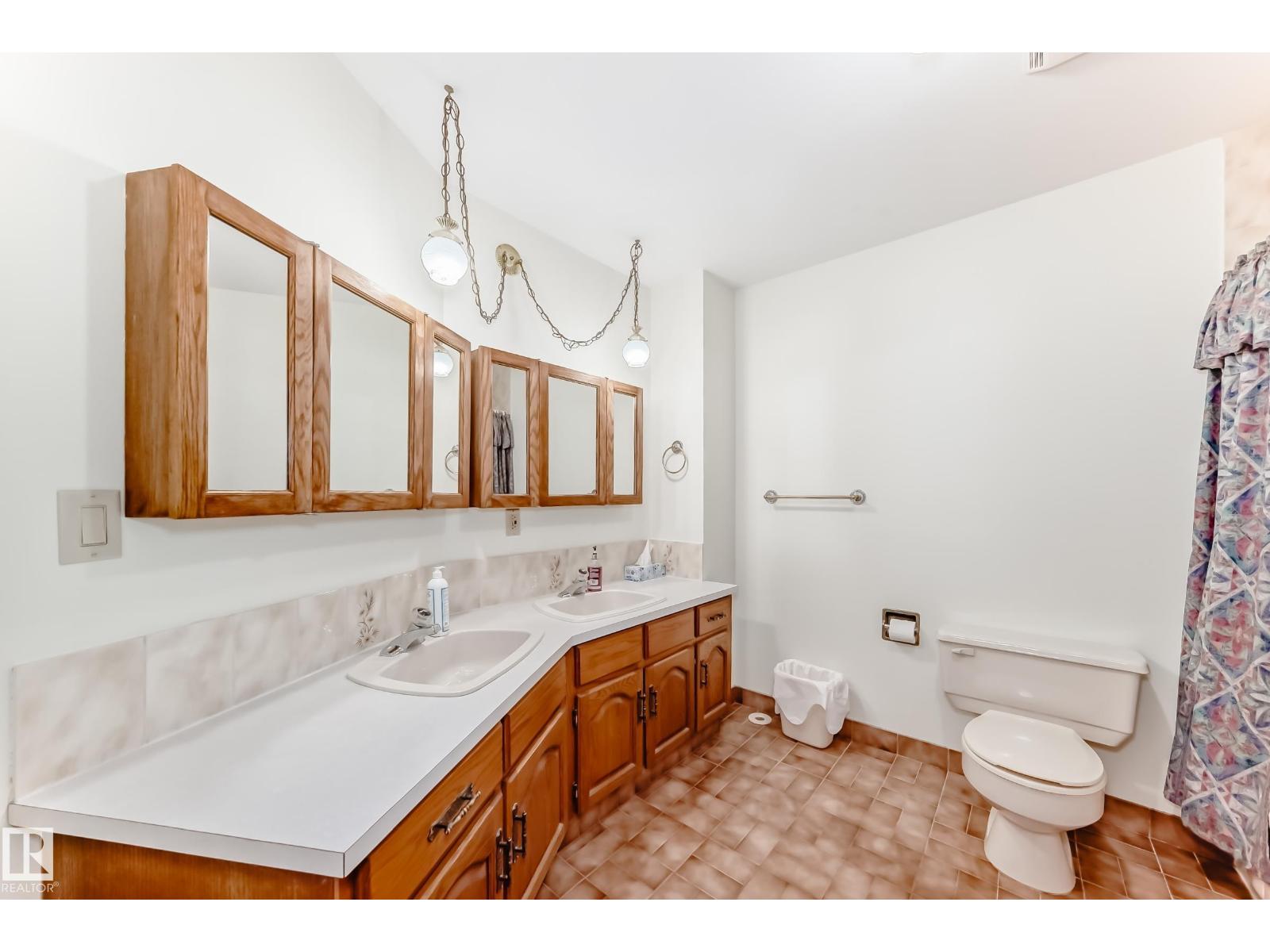 Photo 48 of 8714 152 B Av Nw, Edmonton AB