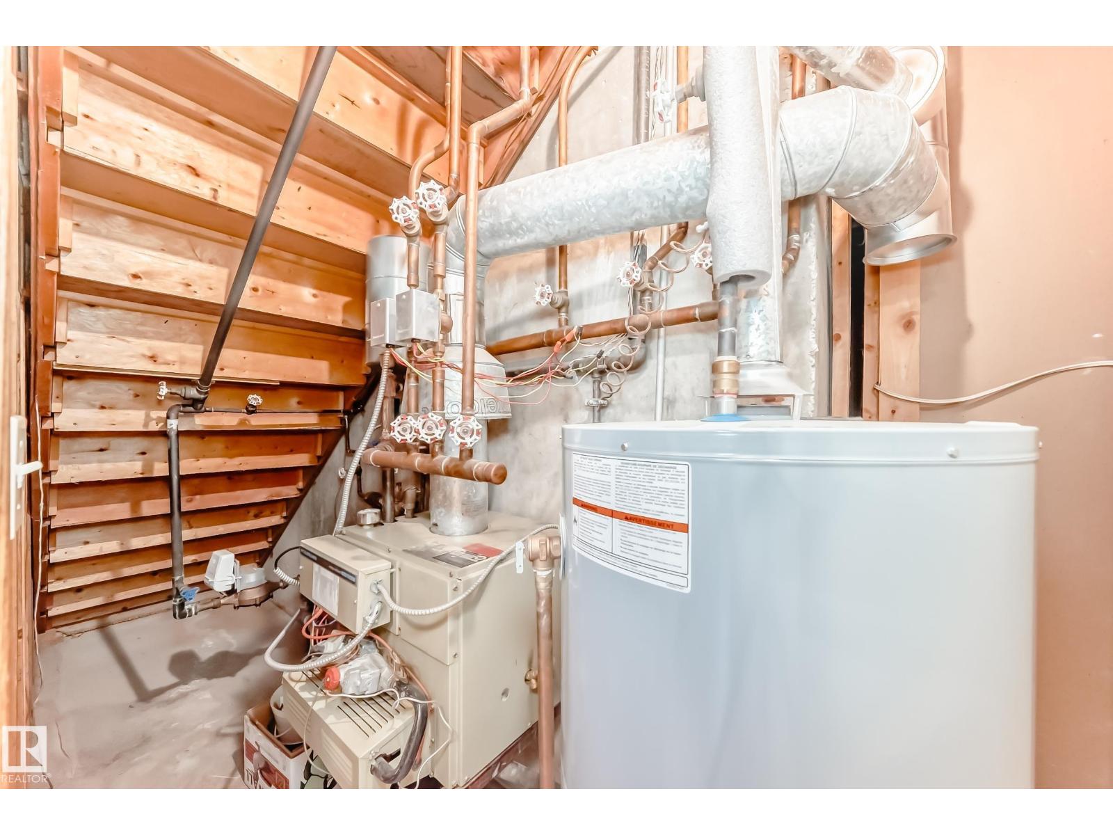 Photo 62 of 8714 152 B Av Nw, Edmonton AB