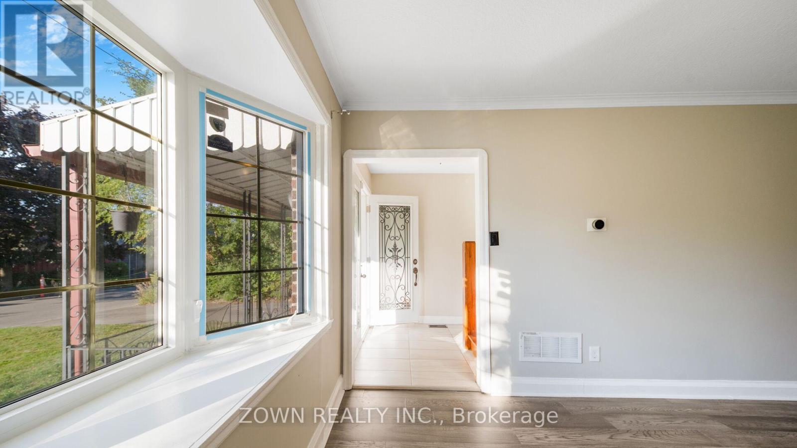 Photo 11 of Main 63 Biscayne Boulevard, Toronto ON