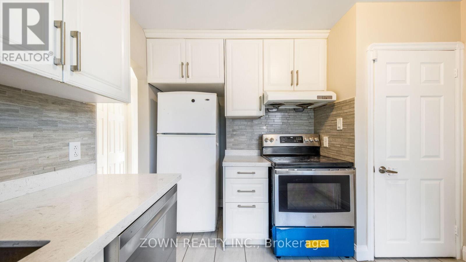 Photo 28 of Main 63 Biscayne Boulevard, Toronto ON