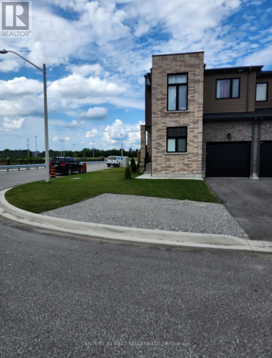Photo 2 of 114 Fairlane Avenue, Barrie ON