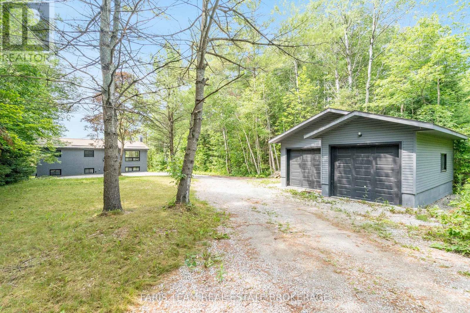 Photo 2 of 5127 Severn Pines Crescent, Severn ON