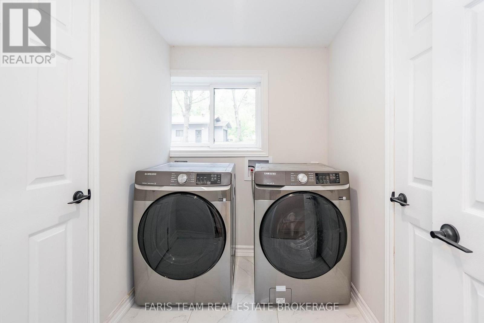 Photo 24 of 5127 Severn Pines Crescent, Severn ON