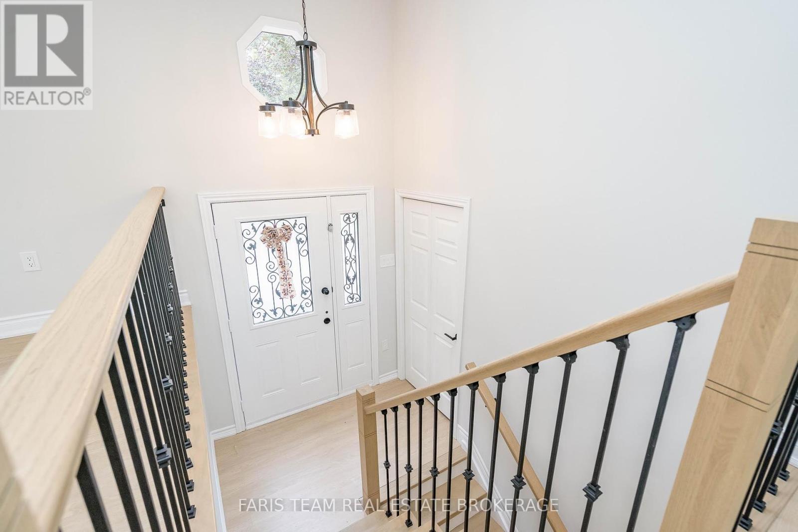 Photo 4 of 5127 Severn Pines Crescent, Severn ON