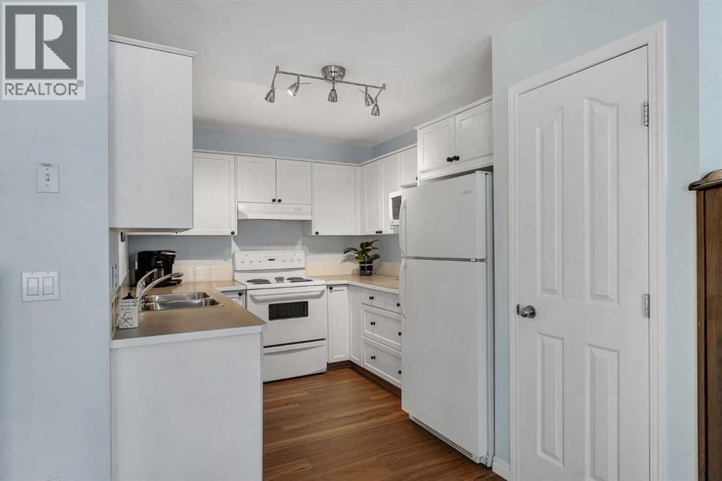 Photo 10 of 6 156 Canoe Drive Sw, Airdrie AB