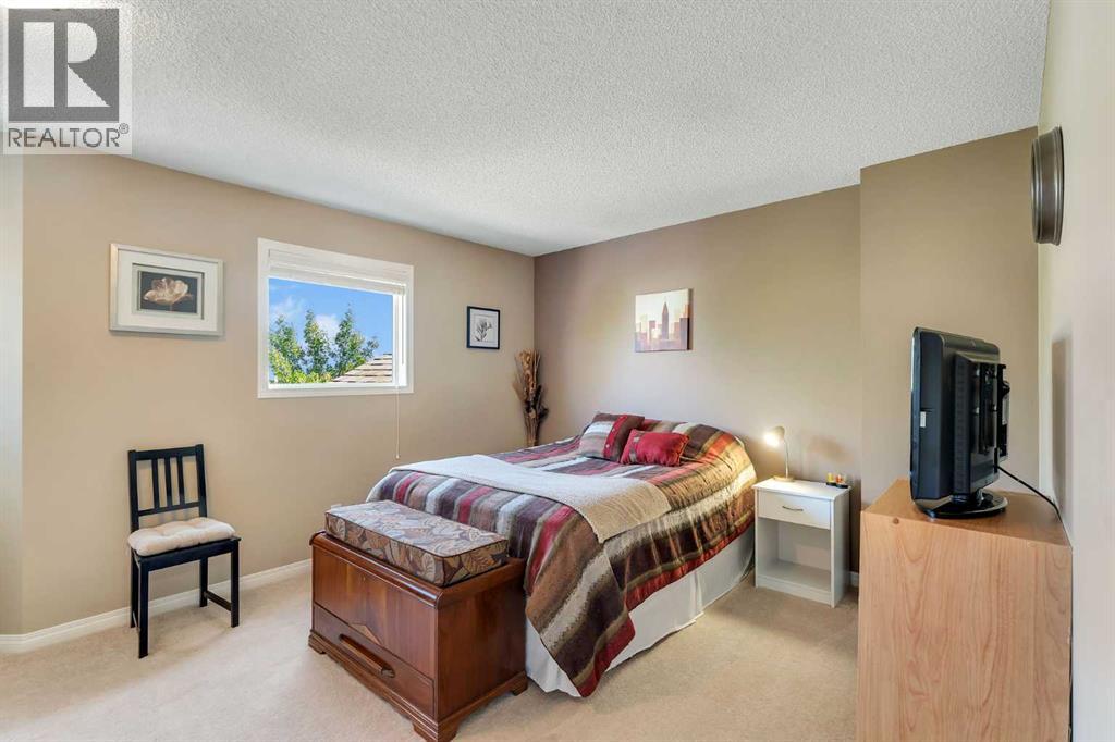 Photo 17 of 6 156 Canoe Drive Sw, Airdrie AB