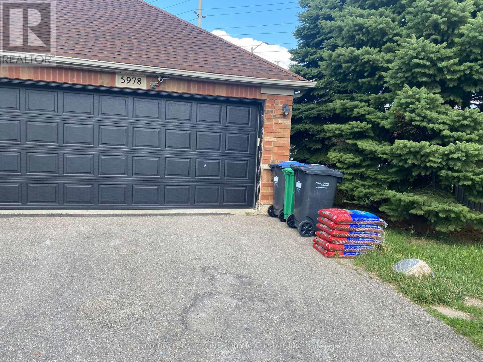 Photo 2 of 5978 Winston Churchill Boulevard, Mississauga ON