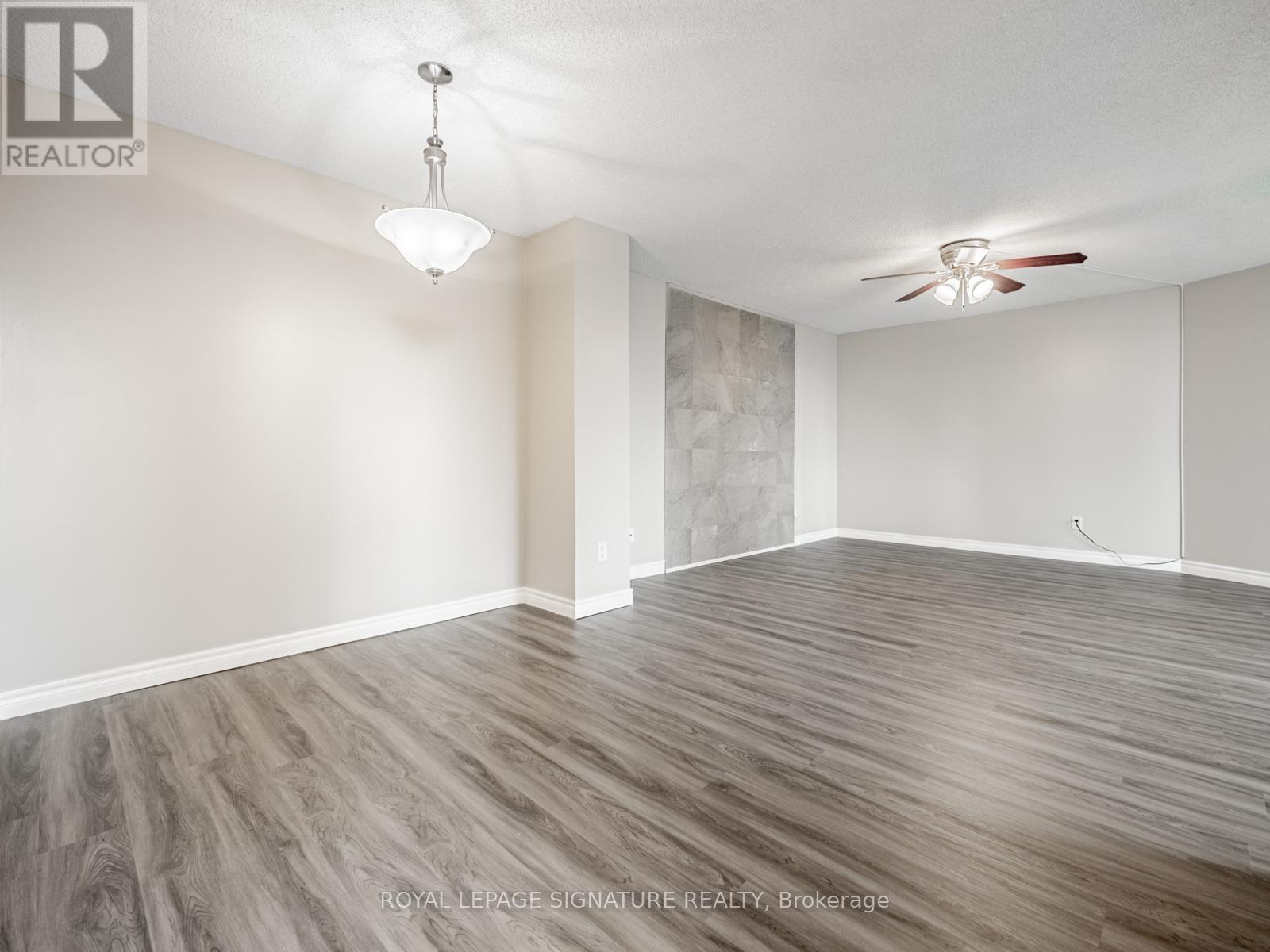 Photo 12 of 1009 3695 Kaneff Crescent, Mississauga ON
