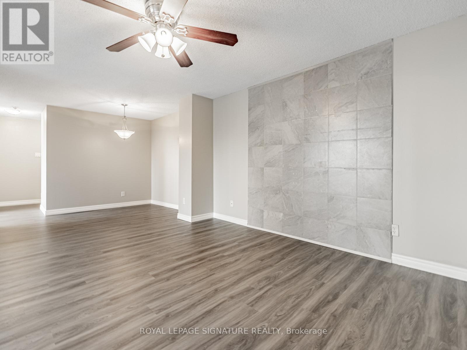 Photo 16 of 1009 3695 Kaneff Crescent, Mississauga ON