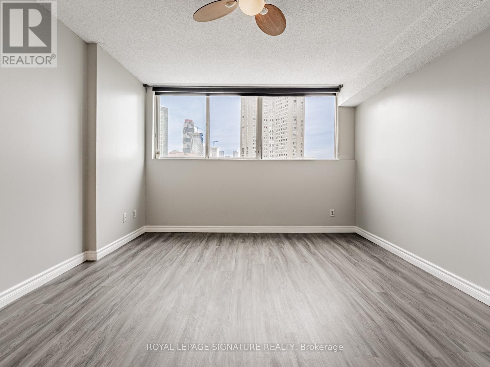 Photo 22 of 1009 3695 Kaneff Crescent, Mississauga ON