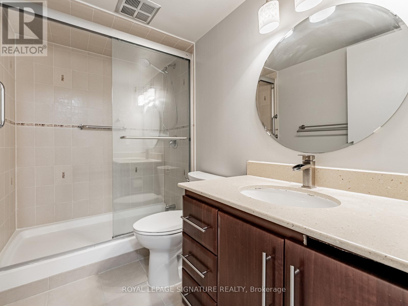 Photo 23 of 1009 3695 Kaneff Crescent, Mississauga ON