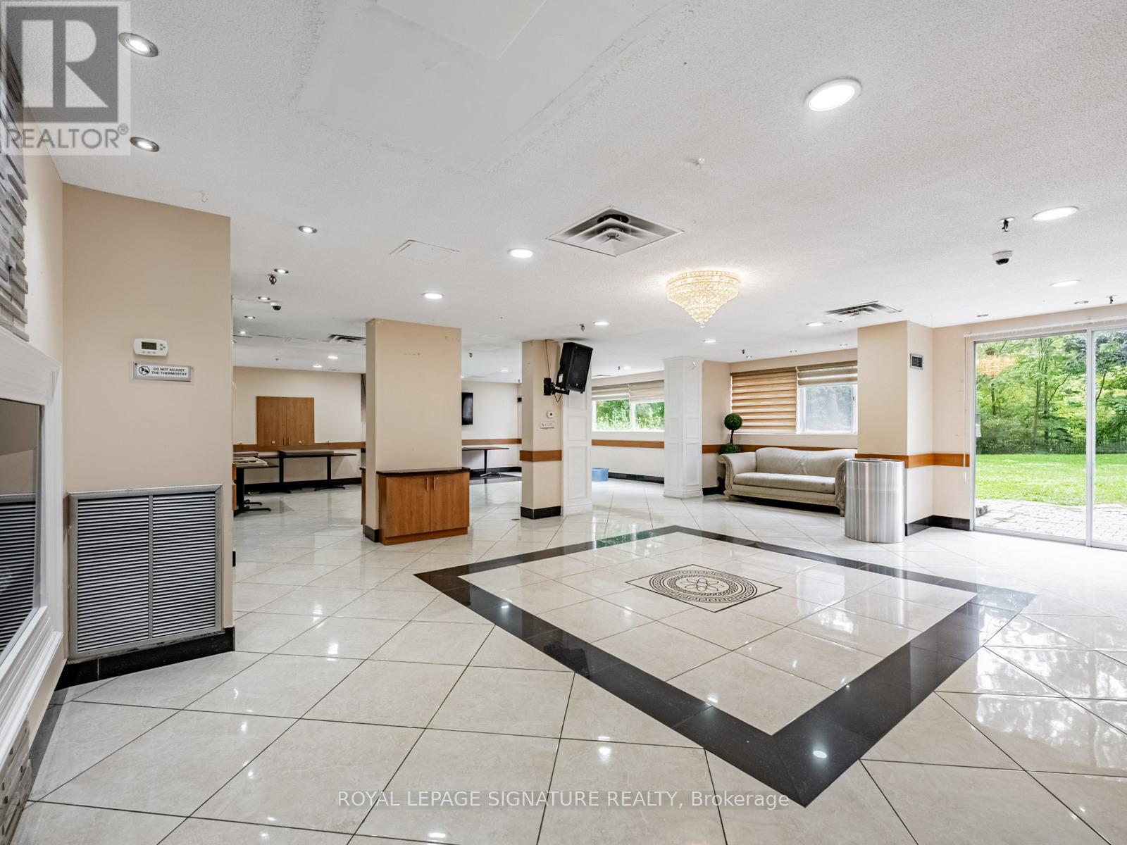 Photo 27 of 1009 3695 Kaneff Crescent, Mississauga ON