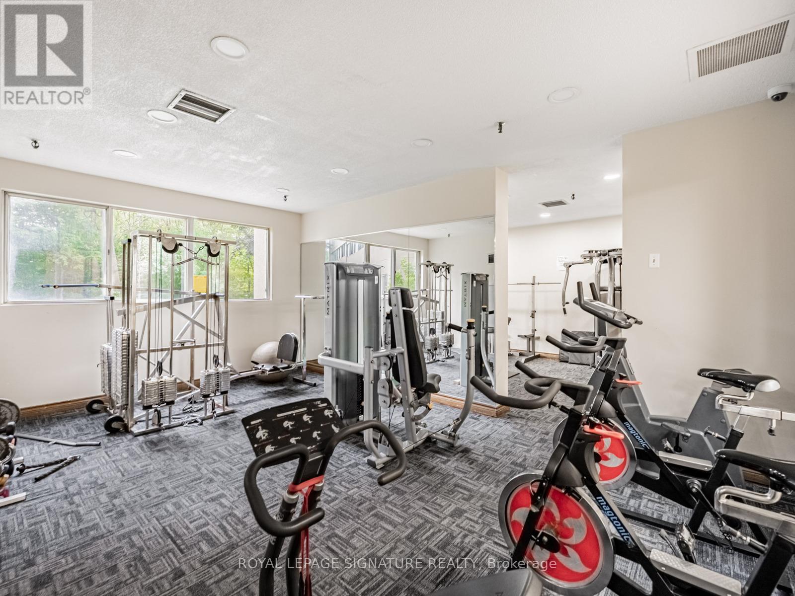 Photo 30 of 1009 3695 Kaneff Crescent, Mississauga ON