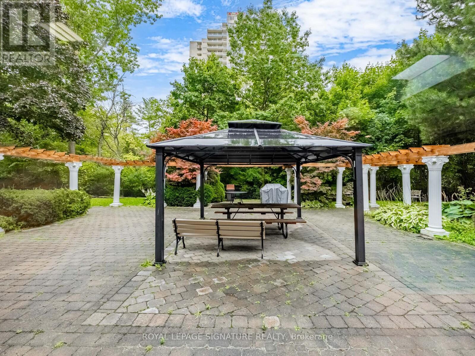 Photo 34 of 1009 3695 Kaneff Crescent, Mississauga ON