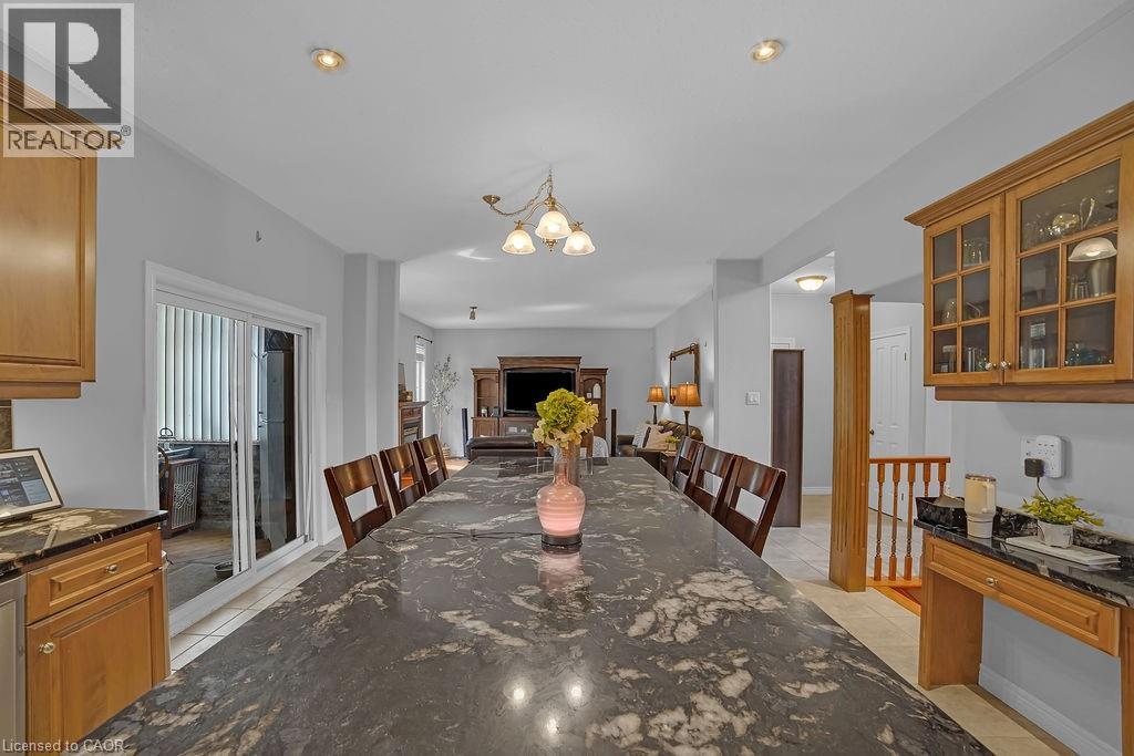 Photo 11 of 8 Meadowlea Court, Caledonia ON