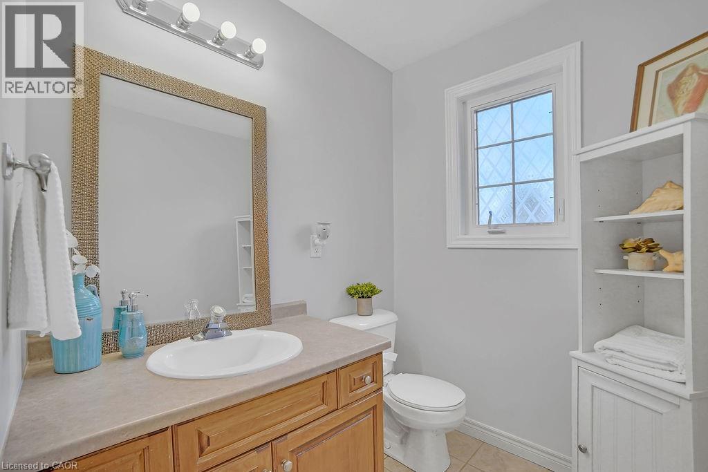Photo 28 of 8 Meadowlea Court, Caledonia ON