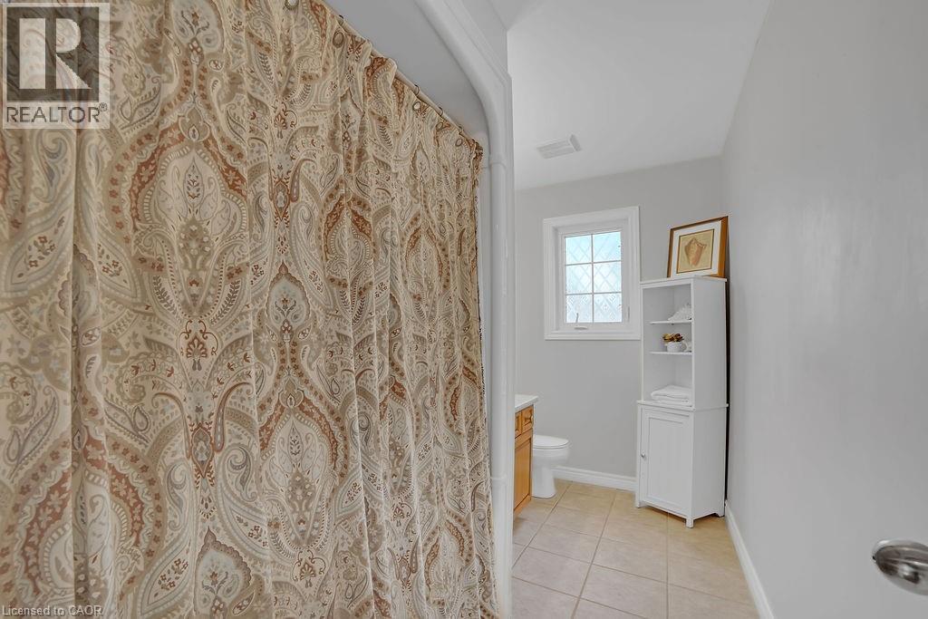 Photo 29 of 8 Meadowlea Court, Caledonia ON