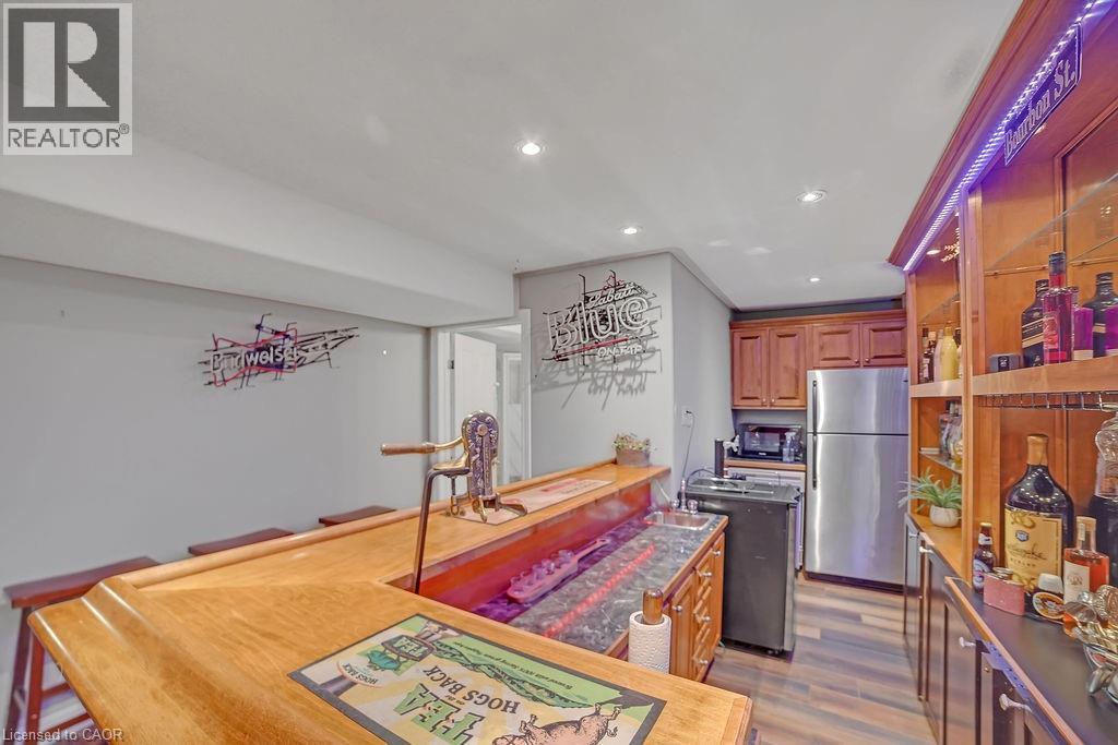 Photo 35 of 8 Meadowlea Court, Caledonia ON