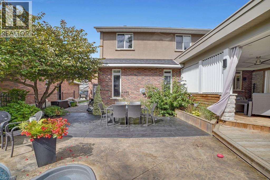 Photo 41 of 8 Meadowlea Court, Caledonia ON