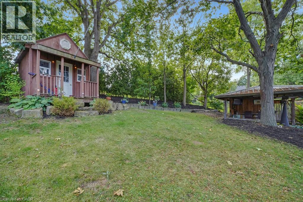 Photo 49 of 8 Meadowlea Court, Caledonia ON