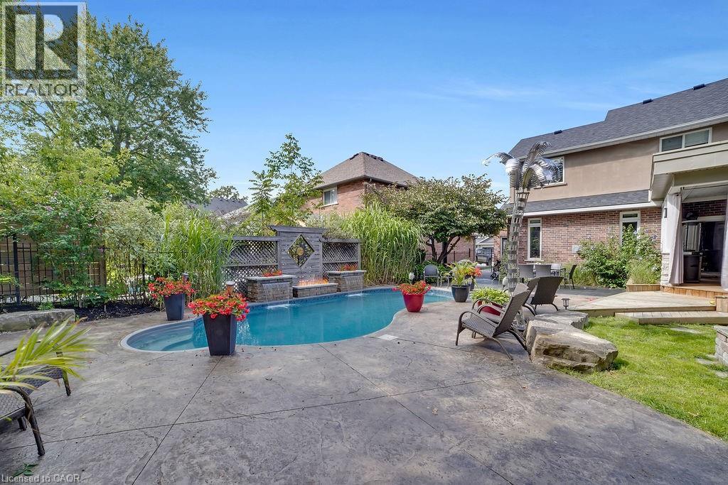Photo 50 of 8 Meadowlea Court, Caledonia ON