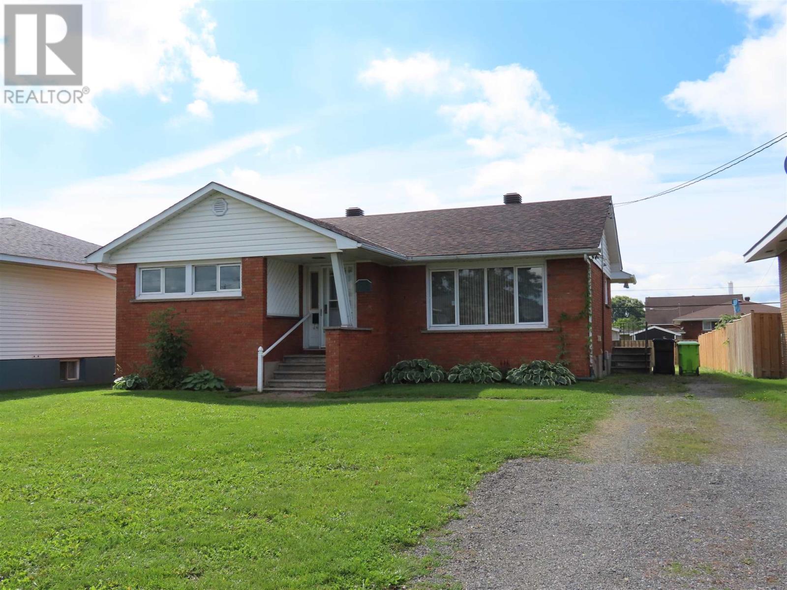 Photo 1 of 131 Ruth St, Sault Ste Marie ON