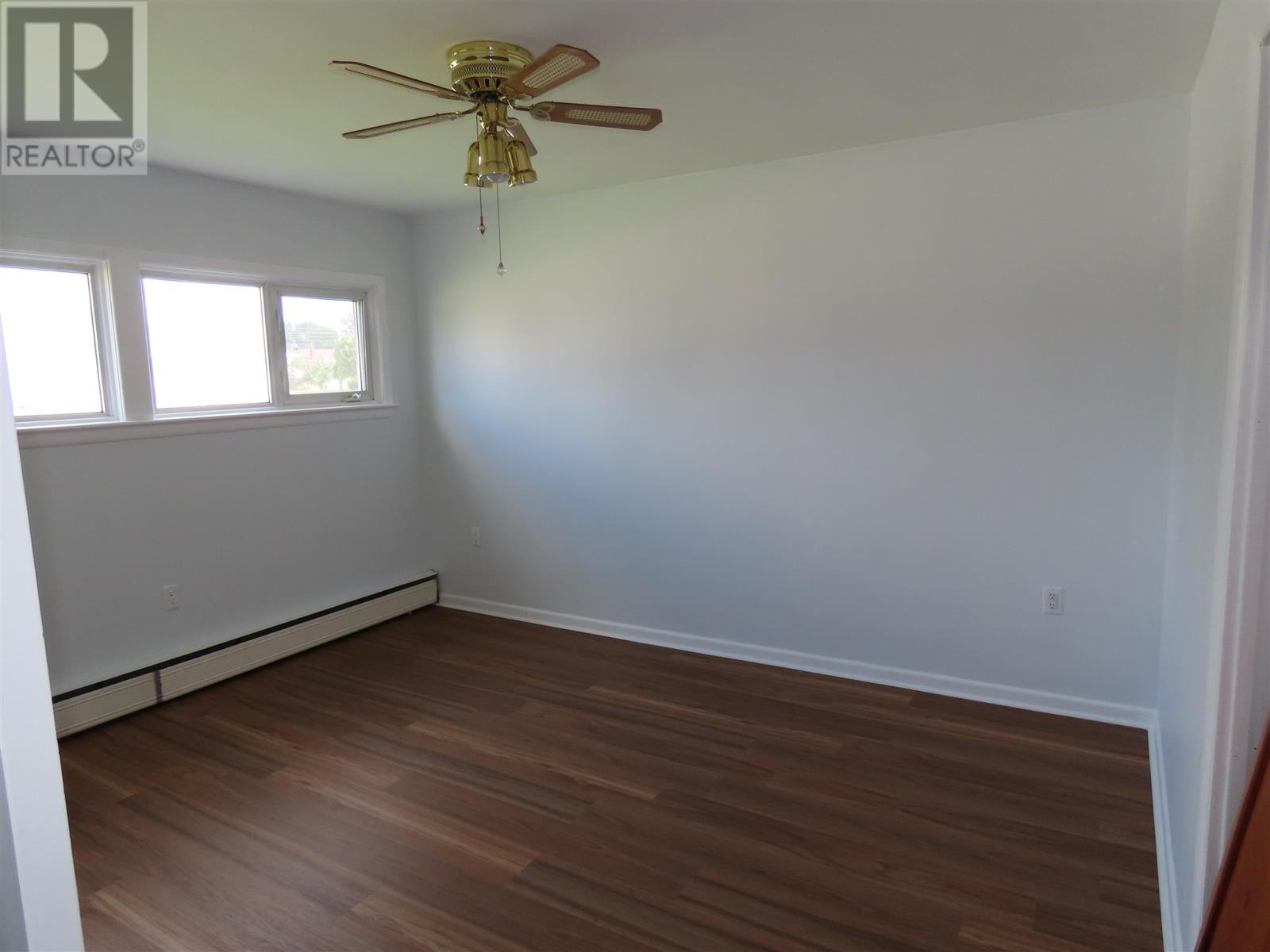 Photo 10 of 131 Ruth St, Sault Ste Marie ON
