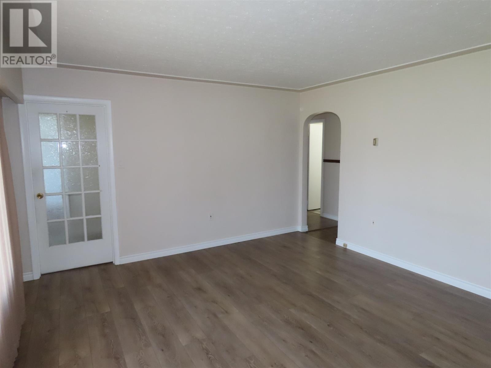 Photo 9 of 131 Ruth St, Sault Ste Marie ON