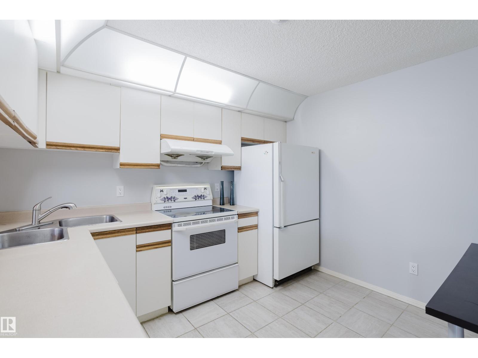Photo 10 of 202 18020 95 Av Nw, Edmonton AB