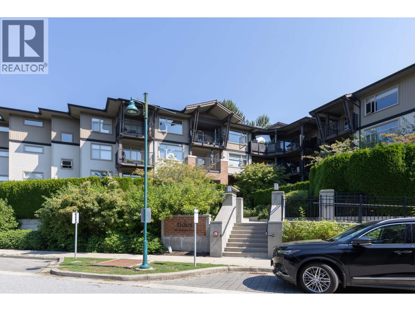 Photo 2 of 110 400 Klahanie Drive, Port Moody BC
