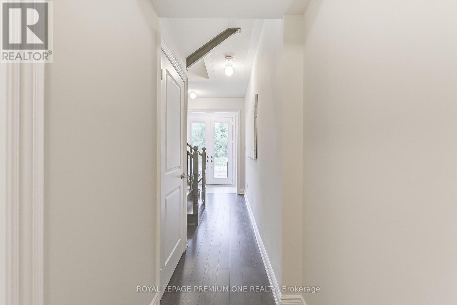 Photo 10 of 114 Thule Street N, Vaughan ON