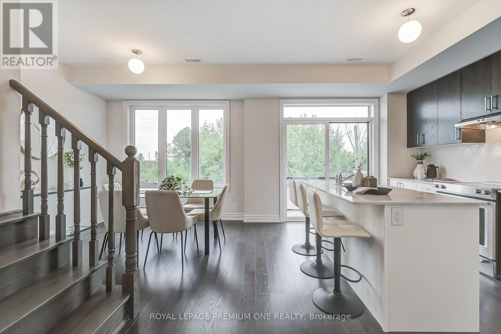 Photo 19 of 114 Thule Street N, Vaughan ON