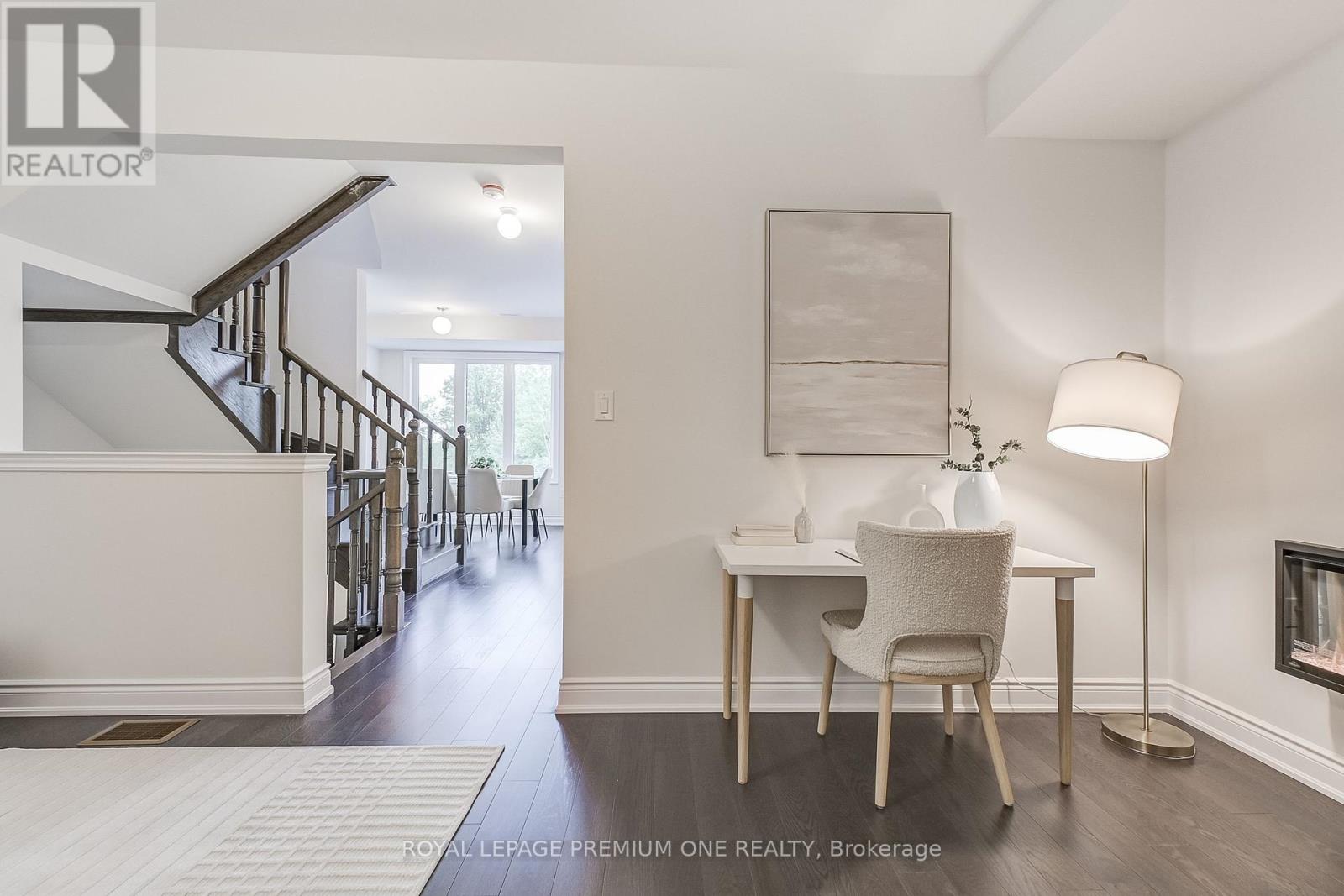 Photo 16 of 114 Thule Street N, Vaughan ON