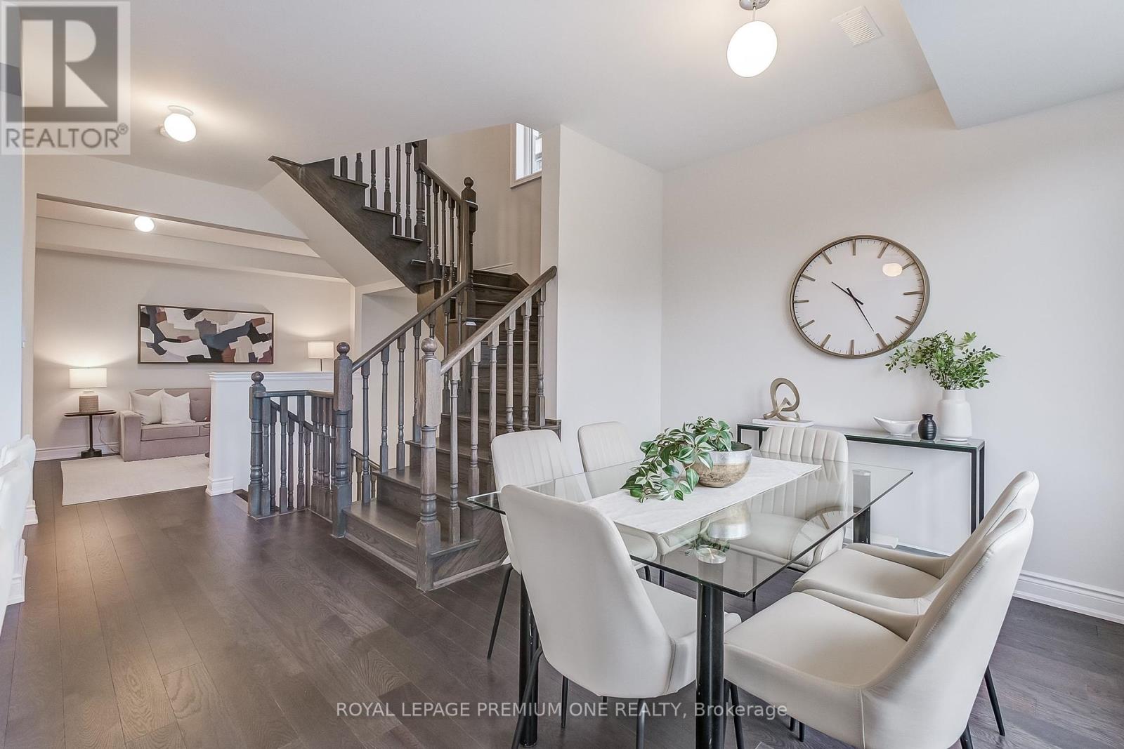 Photo 27 of 114 Thule Street N, Vaughan ON