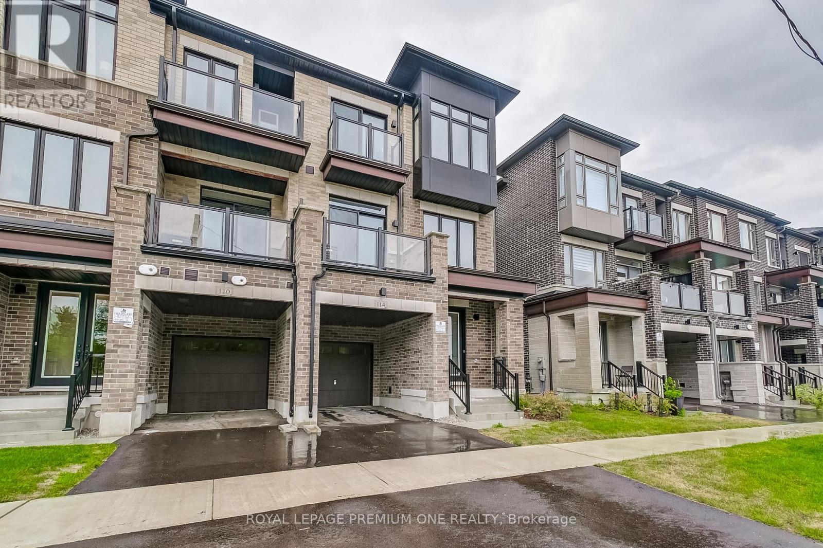 Photo 3 of 114 Thule Street N, Vaughan ON