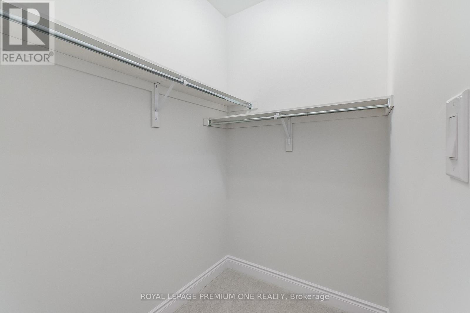 Photo 36 of 114 Thule Street N, Vaughan ON