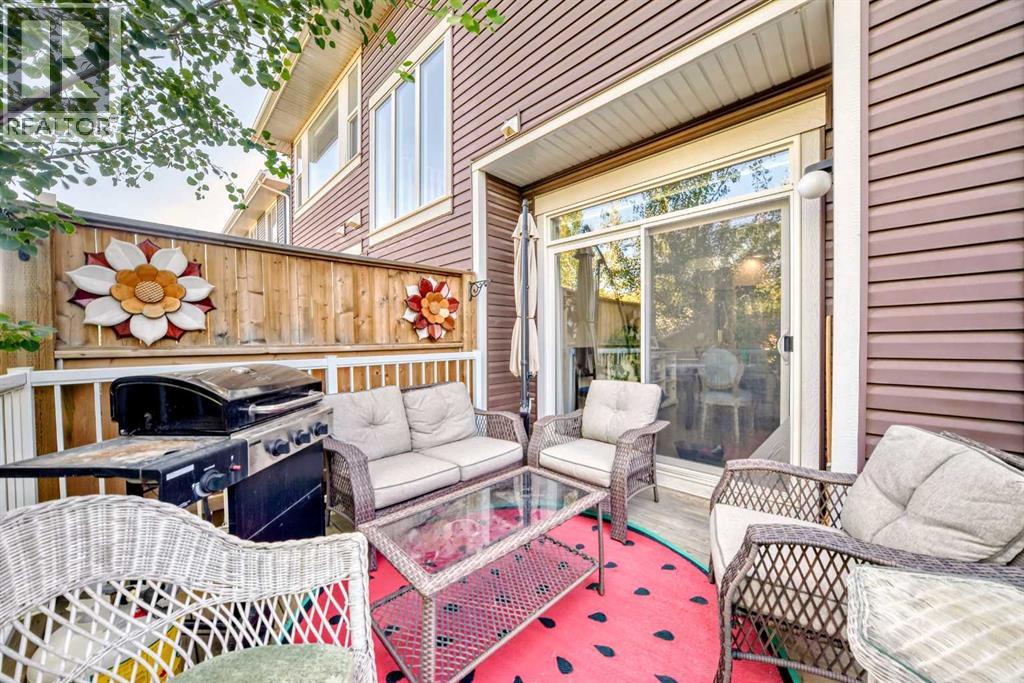 Photo 13 of 582 River Heights Crescent, Cochrane AB