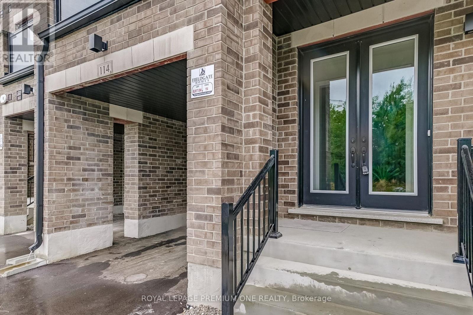 Photo 5 of 114 Thule Street N, Vaughan ON