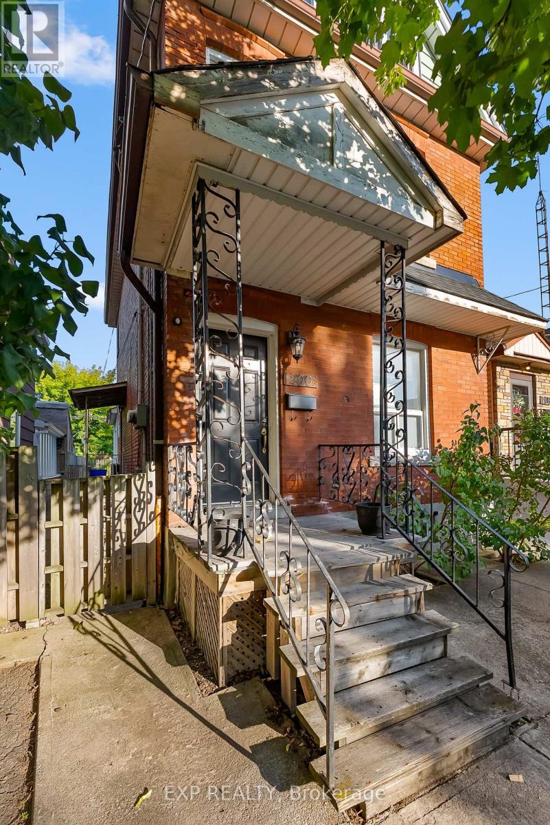 Photo 1 of 200 Kensington Avenue N, Hamilton ON