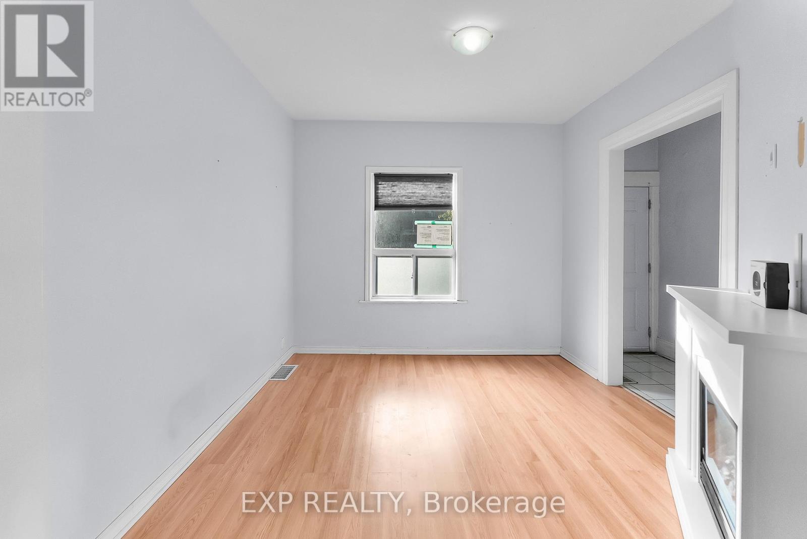 Photo 5 of 200 Kensington Avenue N, Hamilton ON