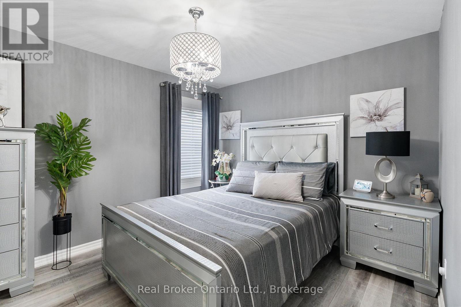 Photo 10 of 243 Adeline Avenue, Hamilton ON