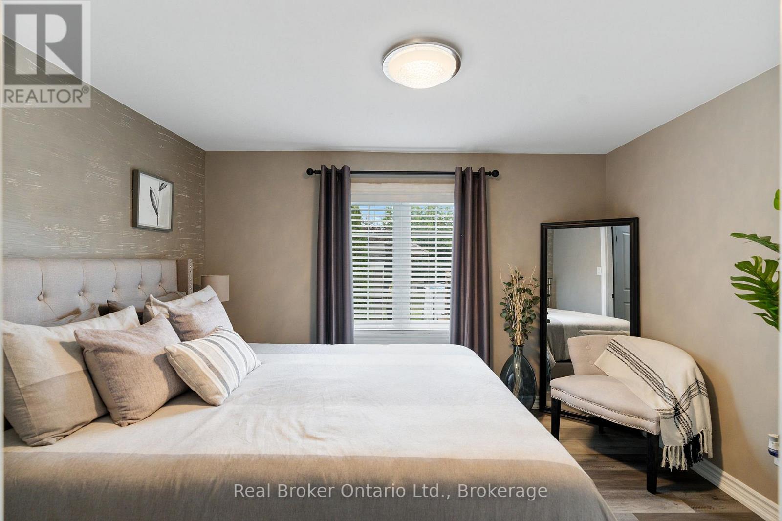 Photo 16 of 243 Adeline Avenue, Hamilton ON
