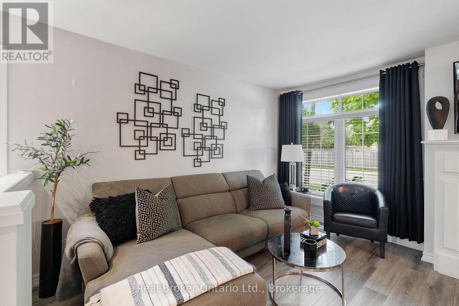 Photo 5 of 243 Adeline Avenue, Hamilton ON