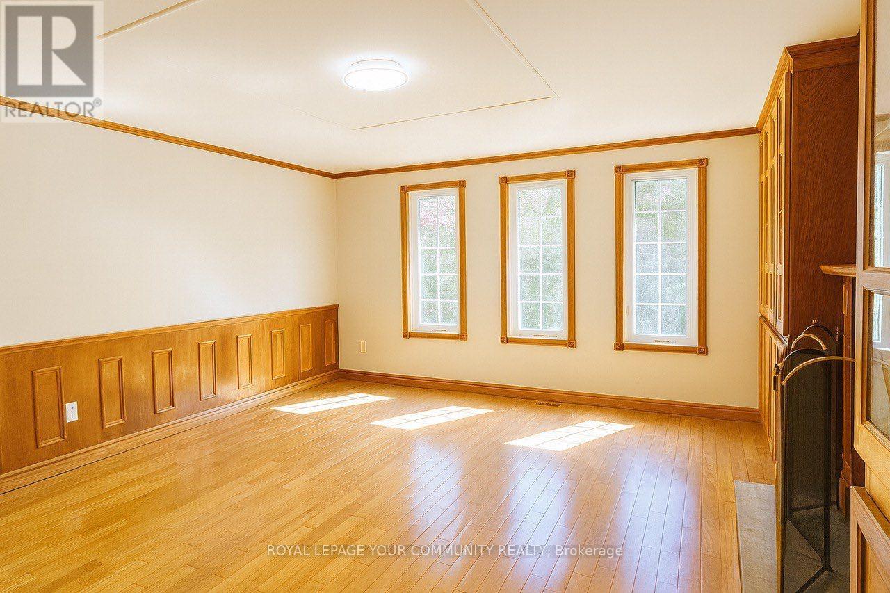 Photo 13 of 168 Stephen Street, Richmond Hill ON