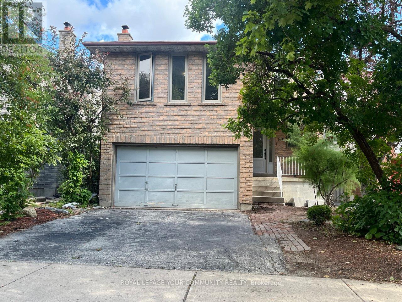 Photo 2 of 168 Stephen Street, Richmond Hill ON