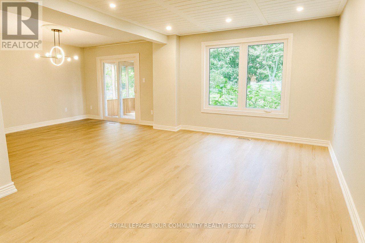 Photo 6 of 168 Stephen Street, Richmond Hill ON