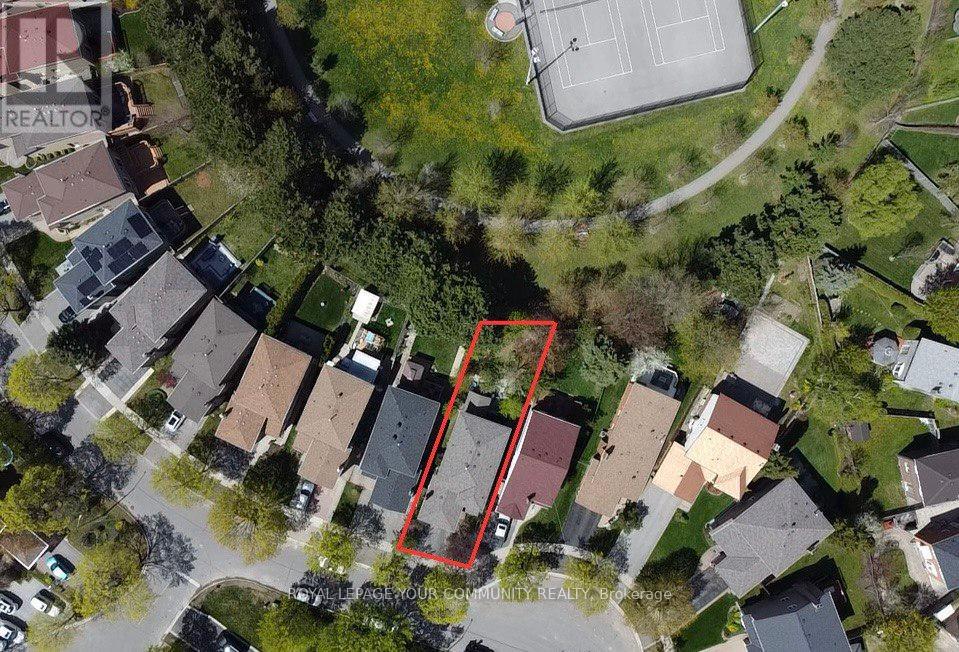 Photo 32 of 168 Stephen Street, Richmond Hill ON