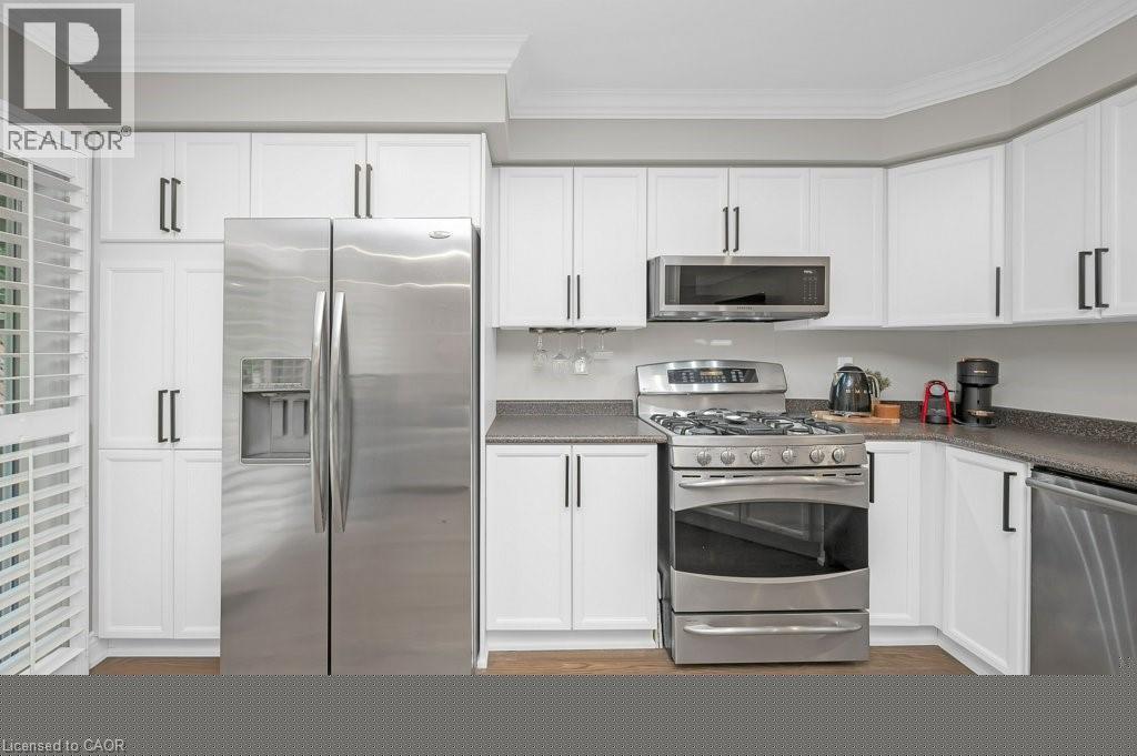 Photo 5 of 2044 Broadleaf Crescent, Burlington ON