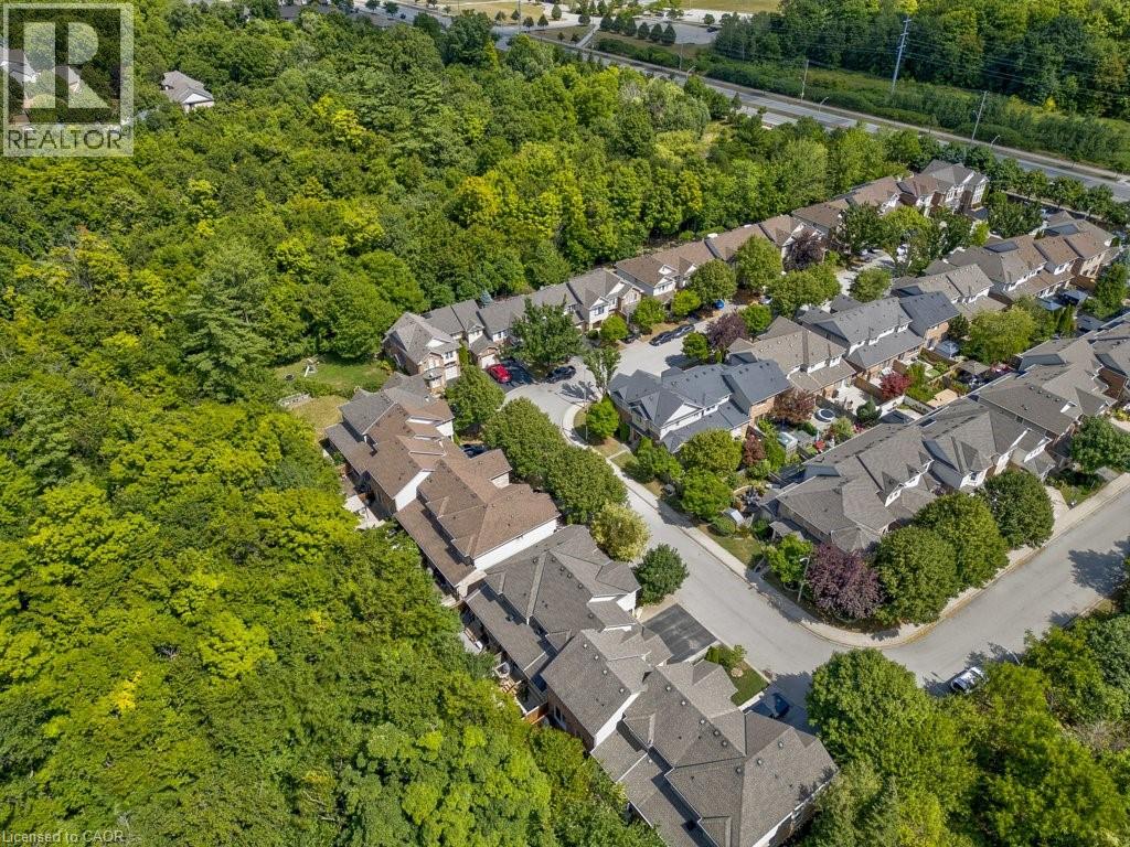 Photo 2 of 2044 Broadleaf Crescent, Burlington ON