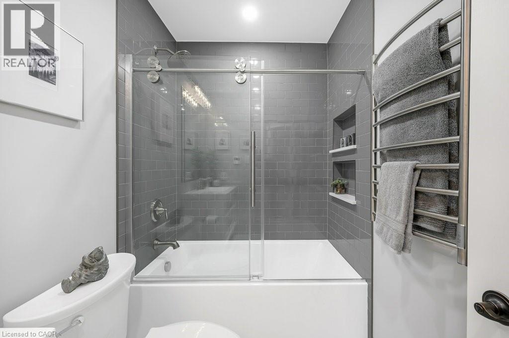 Photo 19 of 2044 Broadleaf Crescent, Burlington ON
